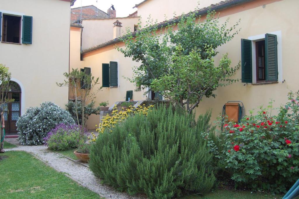 Il Giardino Segreto Hotel Пиенца Екстериор снимка