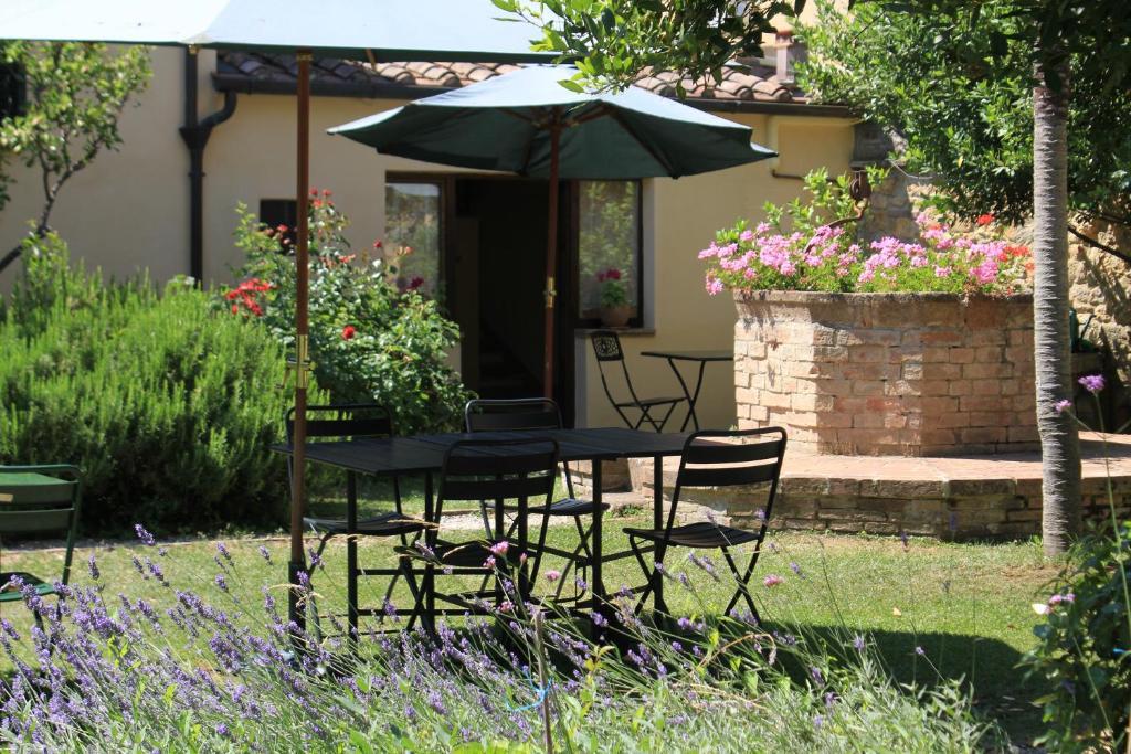 Il Giardino Segreto Hotel Пиенца Екстериор снимка