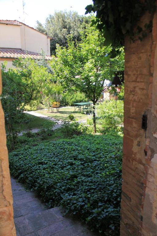 Il Giardino Segreto Hotel Пиенца Екстериор снимка